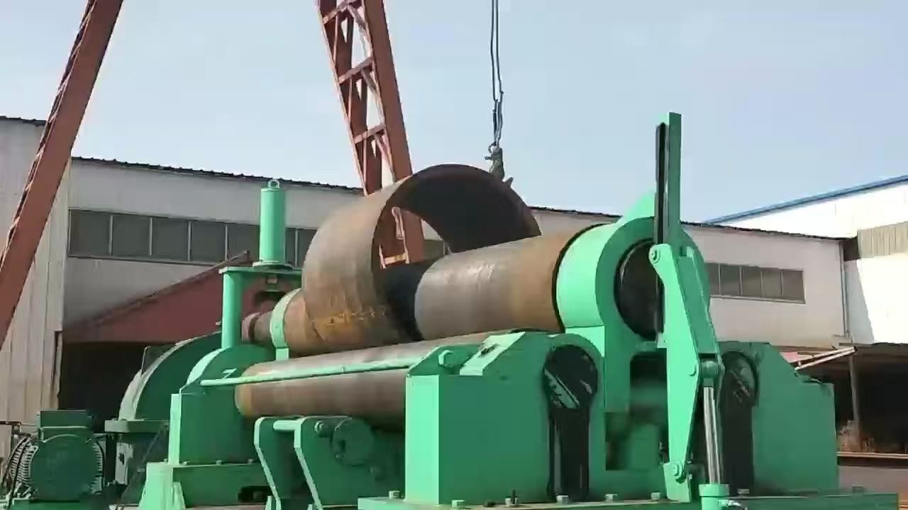 Was ist der Unterschied zwischen dem spiralgeschweißten Rohr und dem gekräuselten Stahlplattenrohr als Säulen?